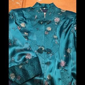 Beautiful Vintage Chinese Evening Coat.